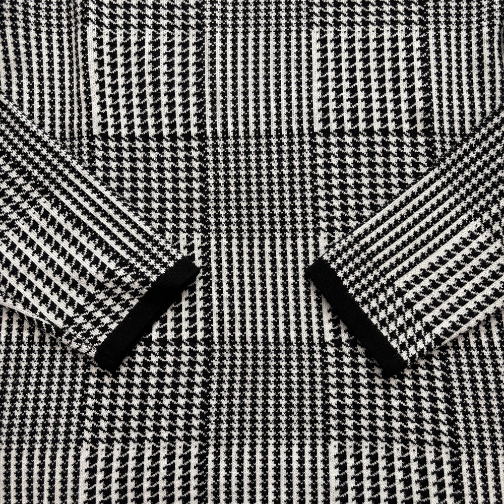 T Tahari Houndstooth Mock Turtleneck - Size M - Picture 4 of 9